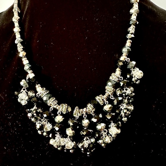 Talbots Black Faceted Glam Bead Cluster Statement Necklace Silver Tone Sparkle - Picture 3 of 12